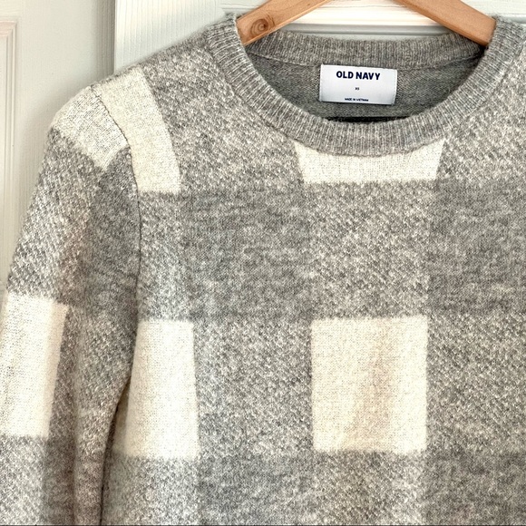 Old Navy Grey and White Buffalo Plaid Soft Cozy Crewneck Sweater Women’s XS - Picture 2 of 7